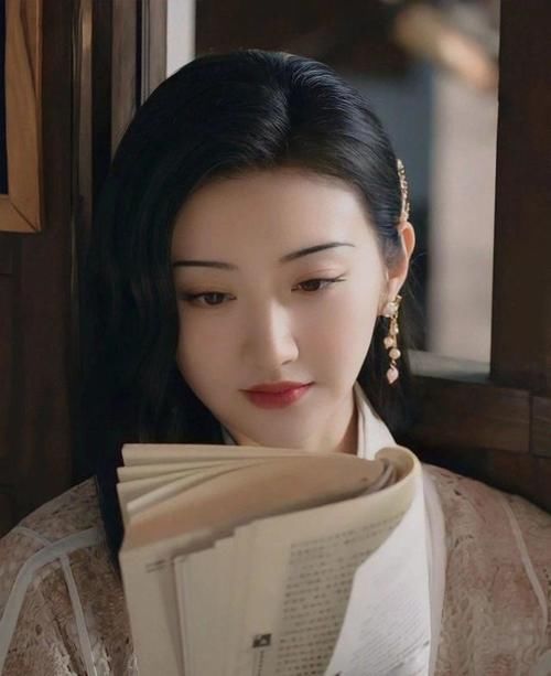 司藤带火了细眉妆，原来眉毛那么重要，眉毛画对了如同换了一张脸