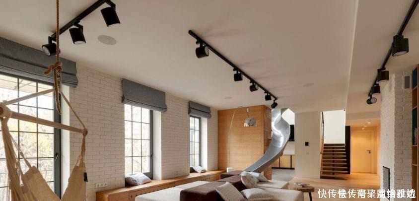 业主群|老公在客厅做了个滑梯,发到业主群里,群里瞬间“沸腾”了