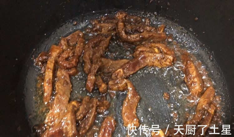 在家这样制作牛柳土豆粉，美味可口，营养丰富！