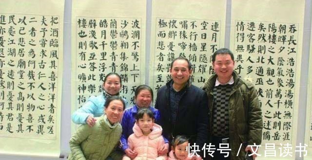 何忠亮#湖南50岁大妈苦练书法数十年,拜曹隽平为师,后一幅字卖到一百元