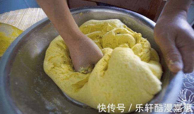 白面|夏天多吃粗粮,这样做玉米面馒头,暄软不硬,比白馒头好吃、刮油