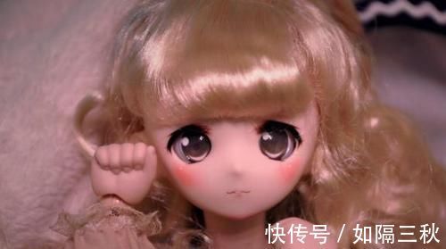 女儿|4岁女儿说害怕洋娃娃,晚上总是冲着自己笑,妈妈了解真相后崩溃