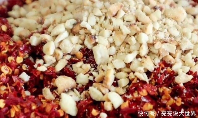 做辣椒油时,千万不要直接泼油,多加1步,又香又辣,满屋飘香
