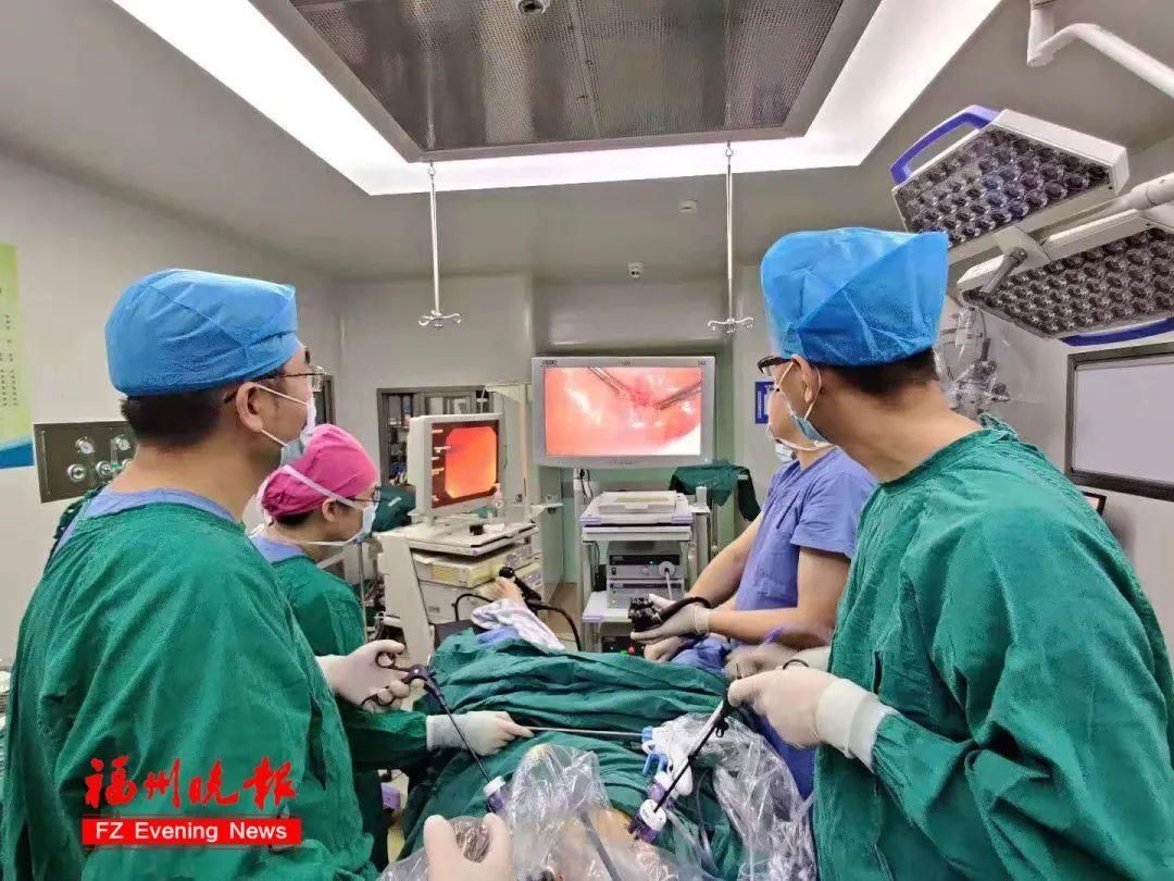 腹泻|不便秘不腹泻,32岁女子突然便血,一查竟是肠癌!