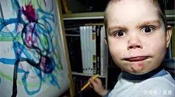 沉浸|小央美美术教育:当孩子沉浸在绘画的乐趣中时,父母不要阻挠