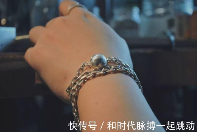 机关|这件暗藏机关的项链,又变手链的可拆搭扣