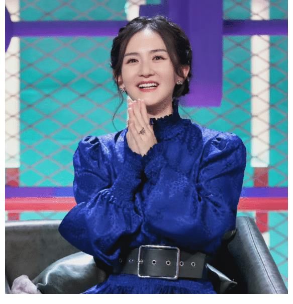 謝娜|《脫口秀4》總決賽，謝娜被嘲“沒文化”，網(wǎng)友：她根本聽不懂