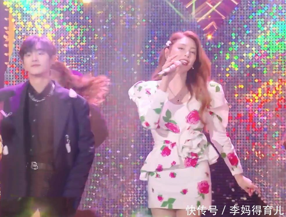 女王|张雨绮代班谢娜录《快本》,土气印花装仍穿出大气场,姐就是女王