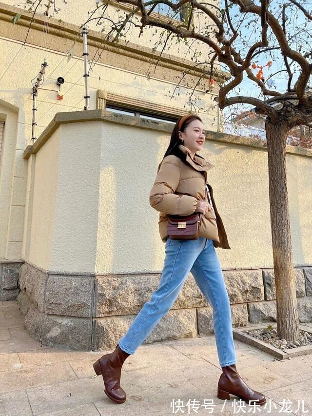 牛仔裤 时尚穿搭,羽绒服结合上牛仔裤简约洋气,显高显瘦