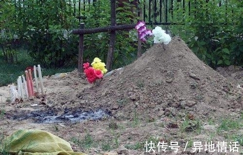 土葬!在60年代“鬼火”很常见,为何如今却很少再看见呢?