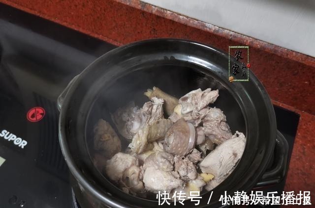 鸡肉|它和鸡肉是绝配,有钱人常吃,大补营养极高,家里有条件买点炖汤
