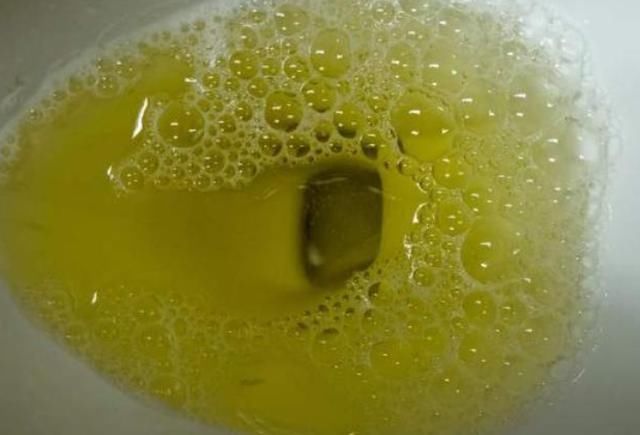 尿液发黄，味道很大？是怎么回事呢？听听医生怎么说