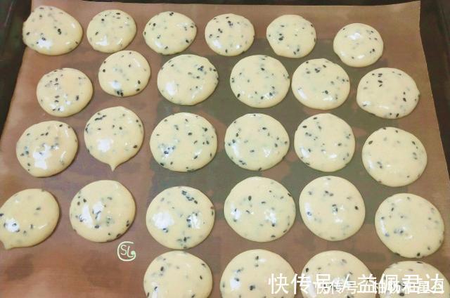 鸡蛋这样做，孩子太喜欢吃了，无水无油无添加，口感又香又脆