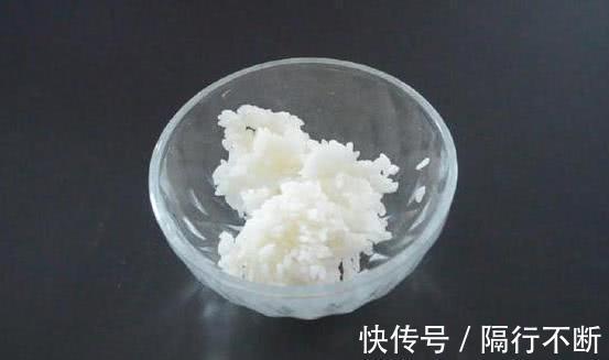 洗衣粉倒在米饭里太厉害了，解决了很多家庭困扰的烦恼，赶紧试试