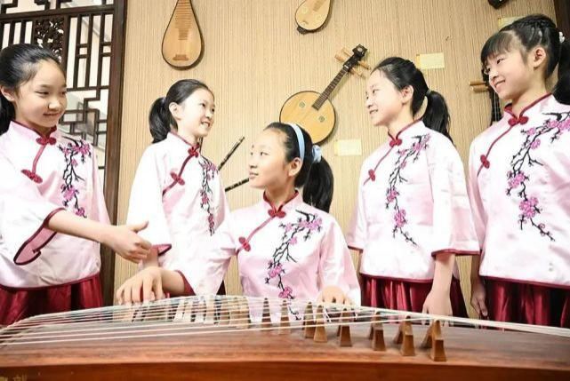 创意|恰同学少年！沪16区幼儿园、中小学创意毕业照来了