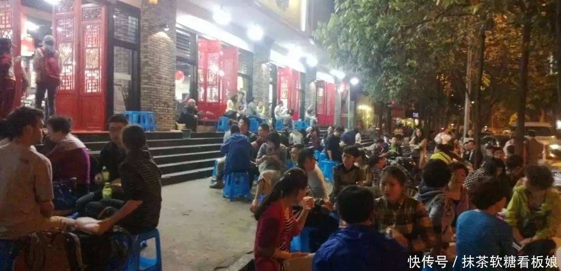 关部门|大爷大妈7天将火锅店吃关门,老板有苦难言,负债100万