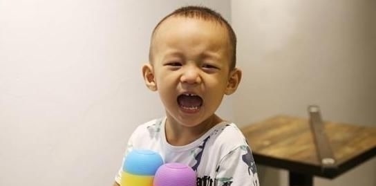 积食|75岁老中医苹果煮水加1物,坚持一周肚肚舒畅没口臭,积食拜拜