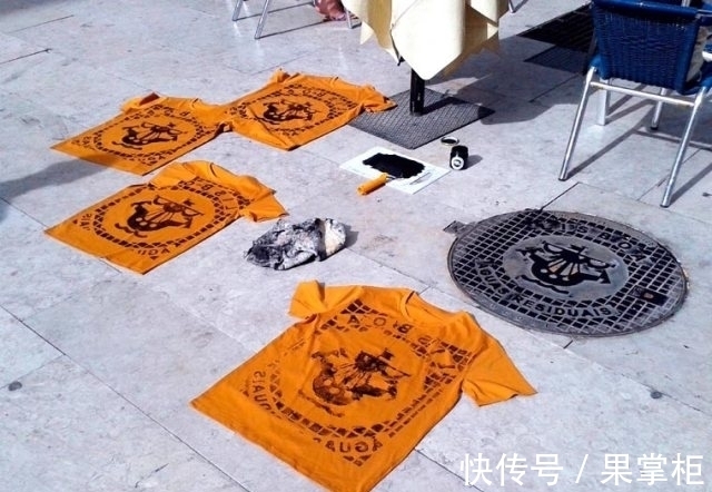 瞬间|女孩将T恤贴在井盖上,大家没懂!直到衣服拿起瞬间,都抢着买!