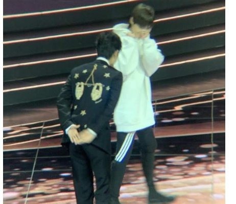 宝藏男孩|王牌肖战惊喜现身,清唱软肋感恩李宇春,而她的反应则耐人寻味