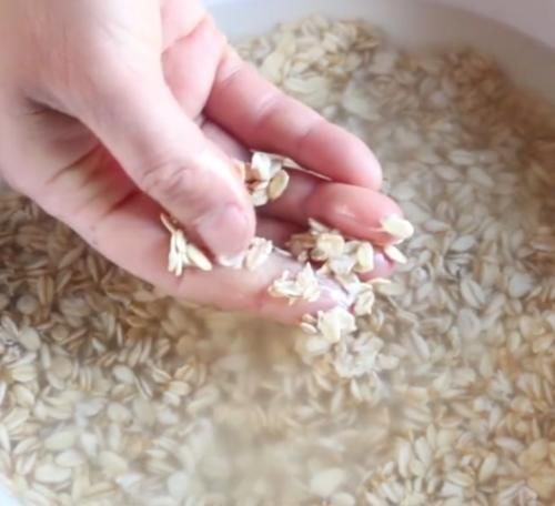 上桌|麦片别煮着吃,加2个鸡蛋,4分钟一锅,早餐不用出去买,上桌抢光