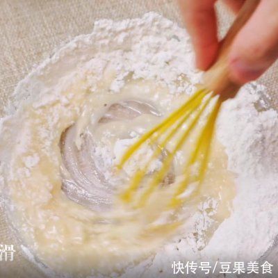 芝士蛋糕|真能Duang~的网红爆款古早蛋糕!口感弹嫩还有流心芝士?