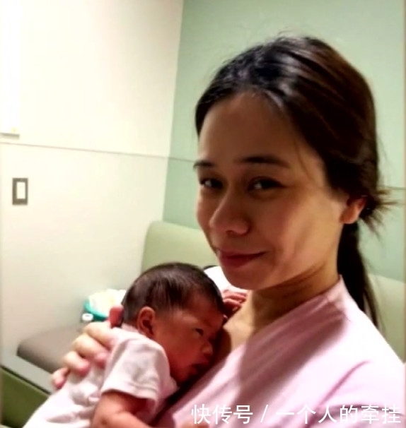 接受|加拿大首例:宝宝 在妈妈肚子里接受手术