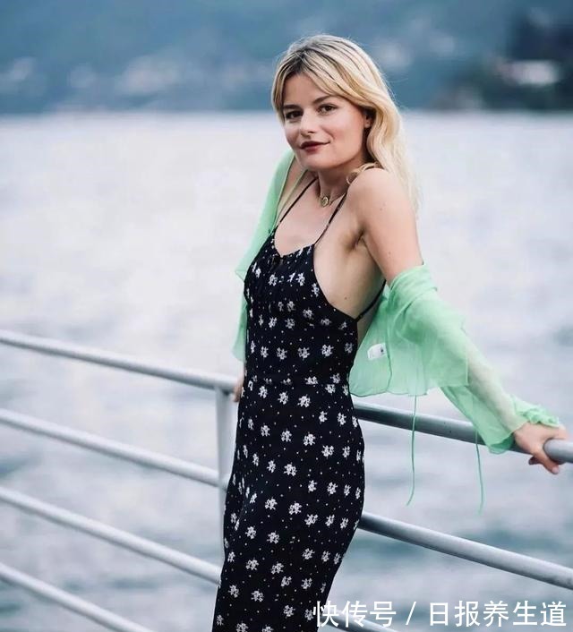 get 适合夏日get的法式发型,时髦又好打理!适合夏日get的法式发型,时髦又好打理!