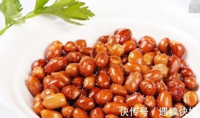 致癌物|医生早饭从来不碰的“四种食物”,你却还在贪吃,小心引发胃癌