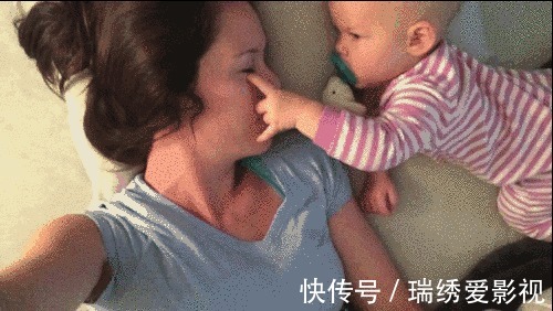 举动|宝宝有5个向妈妈示爱的举动,很讨厌但是真爱,别再粗暴拒绝了