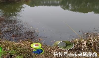 冬季传统钓上鱼多，朝天钩的功劳多，解析朝天钩在冬钓的优缺点