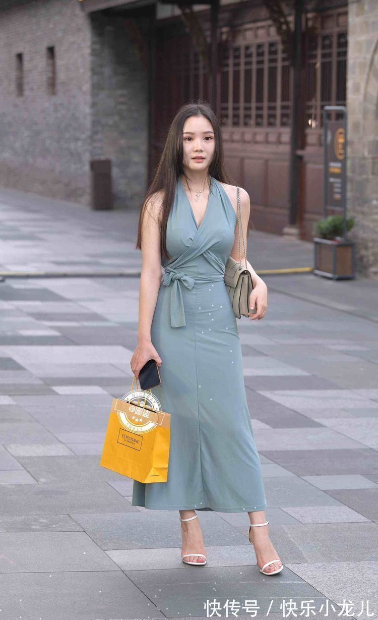 连衣裙 甜美时尚的连衣裙穿搭让人眼前一亮,穿出自我个性,时尚韩范