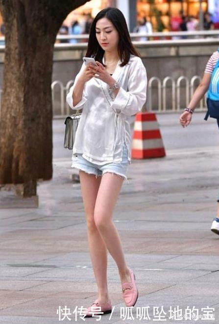 外套|白色西装外套搭配黄绿色短裤,干净优雅,清纯灵动