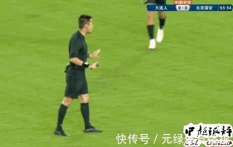 国足|中超再现失控1幕:王刚与对手互相指鼻子怒斥,裁判都拉不住