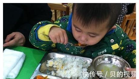 脾胃|孩子睡觉有3个情况,是脾胃虚弱了,家长要上心,3招巧破解