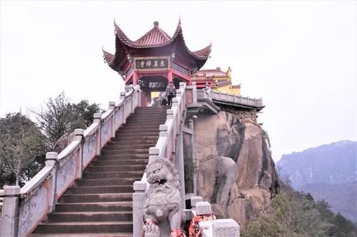 中国佛教四大名山之一—安徽九华山