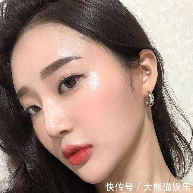 顺序|新手化妆顺序详解!化妆顺序正确,底妆白里透红,眼妆更显色服帖