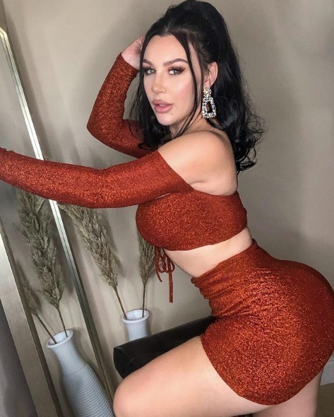 模特|她是132斤的大码模特，妖艳身材，让无数男人拜倒在她的包臀裙下