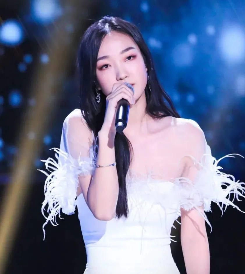 《中国好声音》五强诞生！我校学子潘虹晋级总决赛！