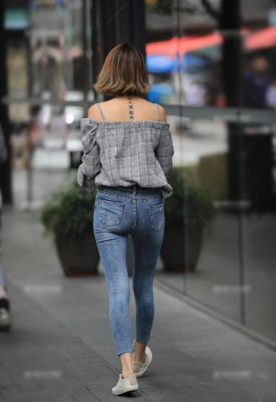 精致在于整体穿搭的美感，这个美女就是一个很好的例子！