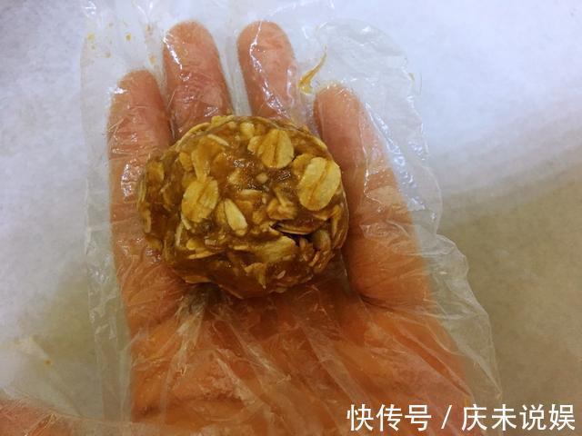 红糖粒|儿子爱吃的红糖燕麦饼，营养又健康，做早餐太合适了