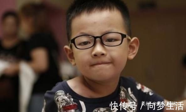 眼睛|孩子的视力出现问题,手机不是最大“元凶”,这三个才是罪魁祸首