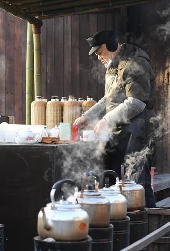 水乡乌镇的冬日烟火气，让人回归“从前慢”的旧日时光