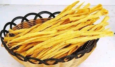 腐竹这样做实在美味口感劲道,柔软爽滑,比肉还好吃,非常简单