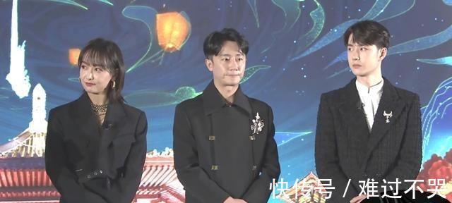 王一博片場笑不停,贊百里弘毅是技術(shù)流,幾秒鐘解開魯班鎖