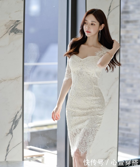 时尚搭配|女神孙允珠的时尚搭配：羽白花绫雕叶镂空网绣包臀裙