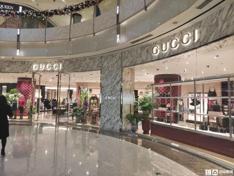 上海国金中心|加拿大鹅线下门店：可退货但不支持无理由多个奢侈品国内门店不支持退货