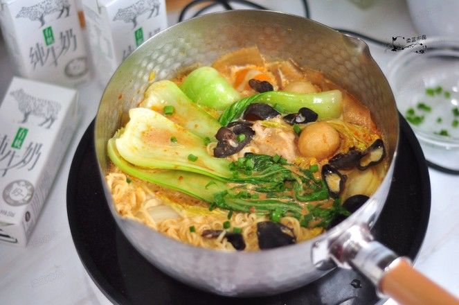  吃麻辣烫时，这2种“人造食材”进价低还压秤，拿越多老板越高兴