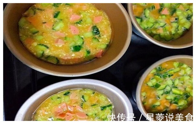 早餐顾不上吃吗这道懒人早餐饼很简单,有菜有鸡蛋,10分钟出