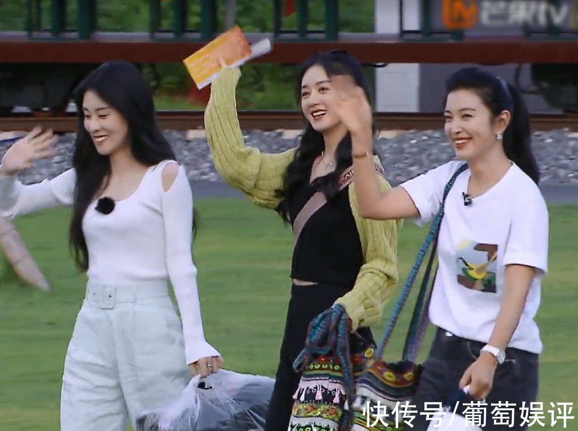 趙麗穎|趙麗穎回歸《中餐廳5》，黃曉明反應(yīng)太搶鏡，兩人關(guān)系如何很顯然