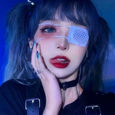 女生眼睛有这“3标志”,天生自带“眼妆”,00后学生党学起来